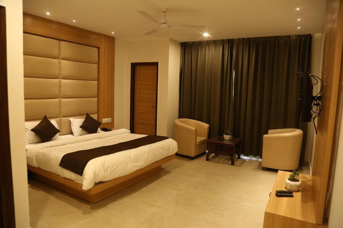 Hotel Shining Hills Masuri Exterior foto