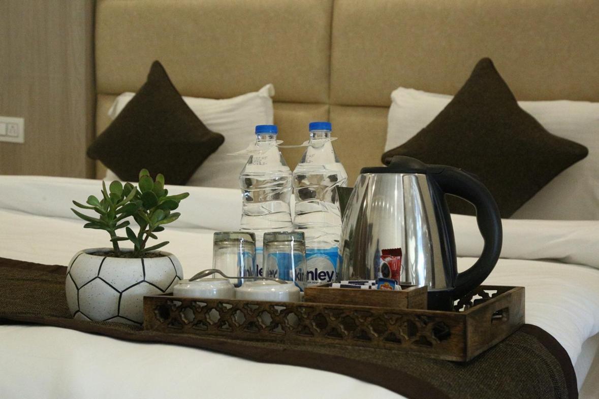 Hotel Shining Hills Masuri Exterior foto